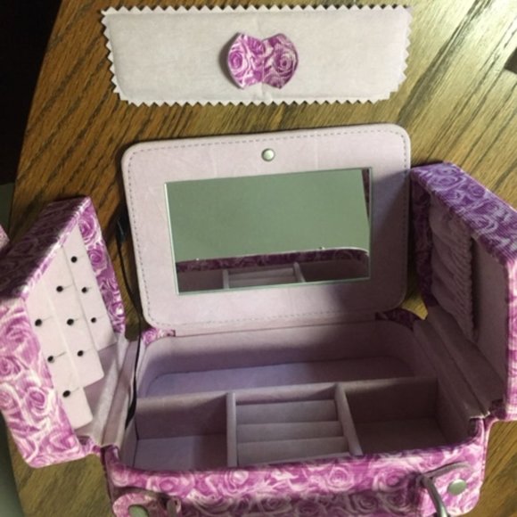 Hasi Hato Vintage Travel Jewelry Case - Picture 2 of 11